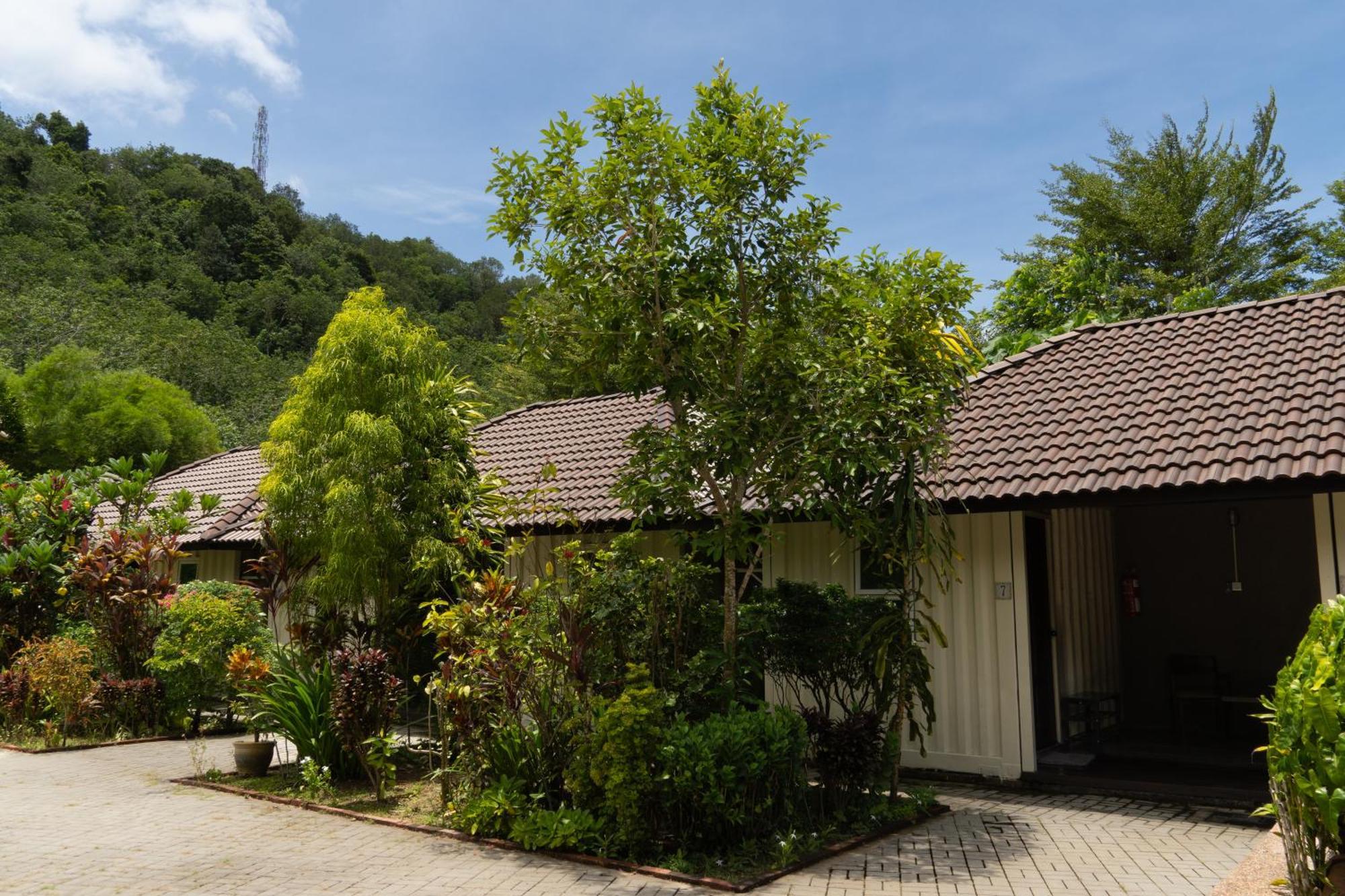 Bambu Getaway Apartment Kuah Exterior photo